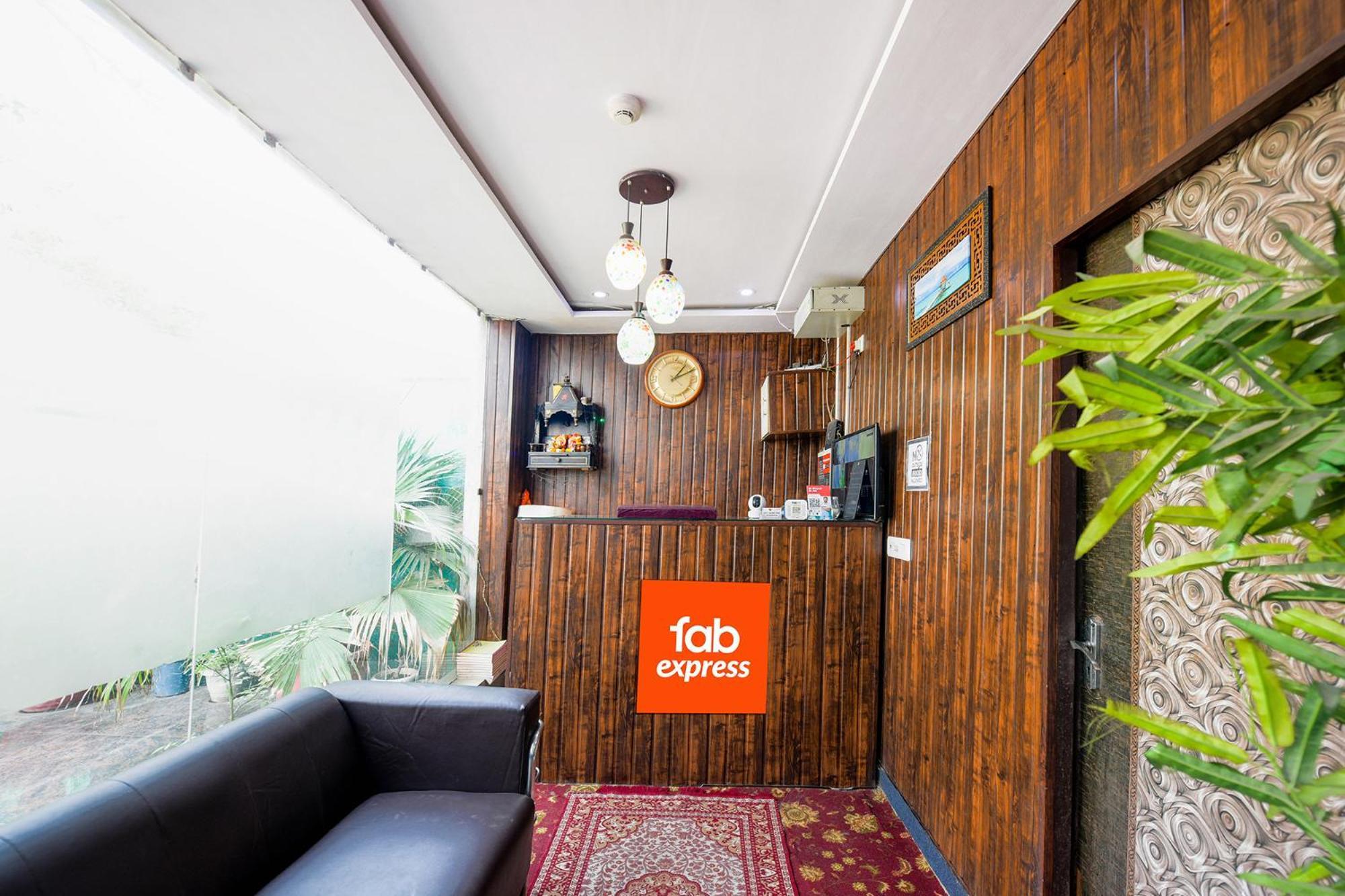 Hotel O Golden Stone Ghaziabad Exterior photo
