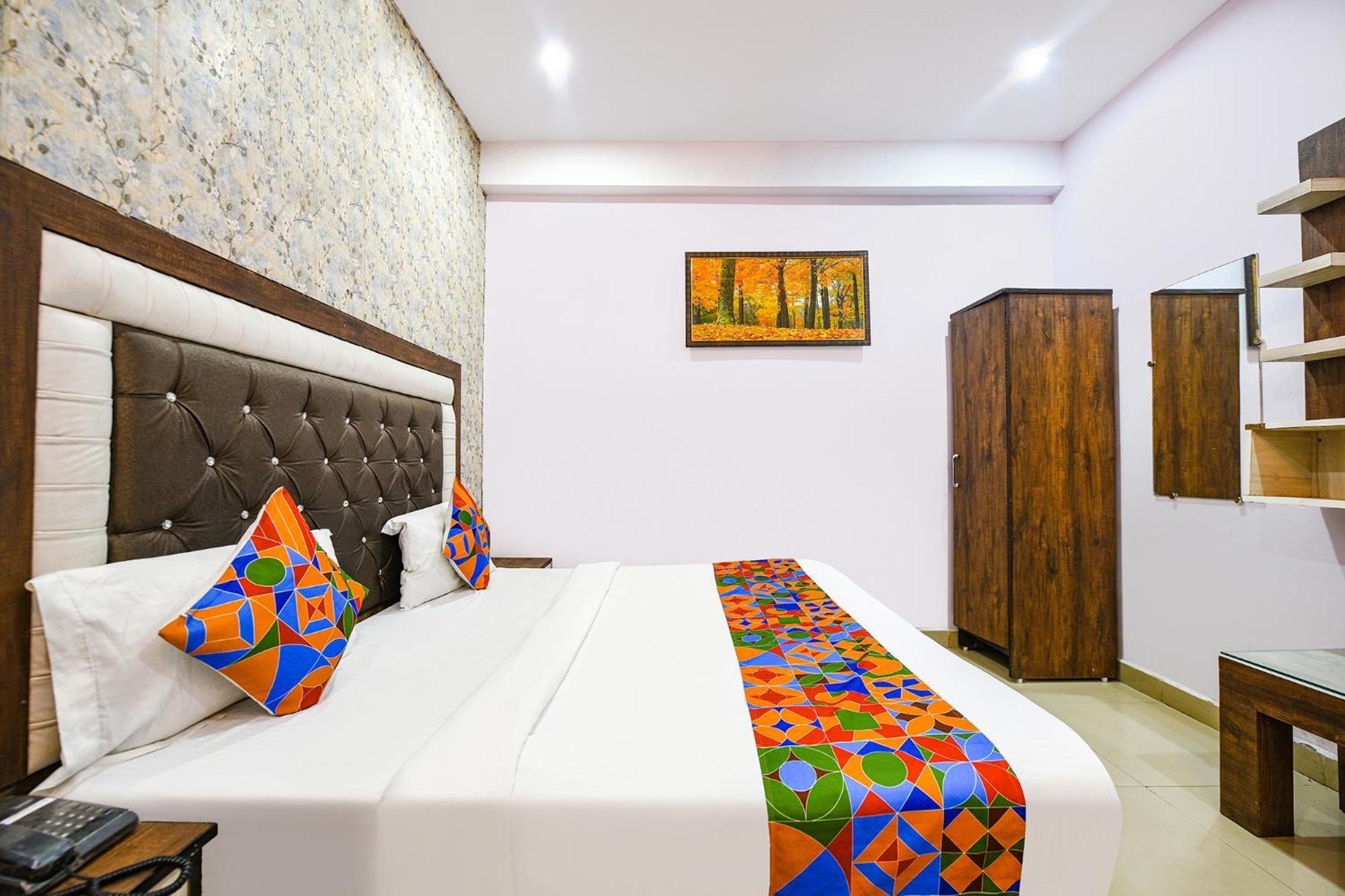 Hotel O Golden Stone Ghaziabad Exterior photo