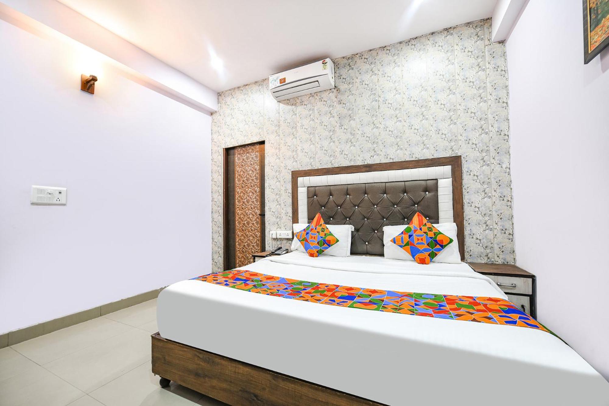 Hotel O Golden Stone Ghaziabad Exterior photo