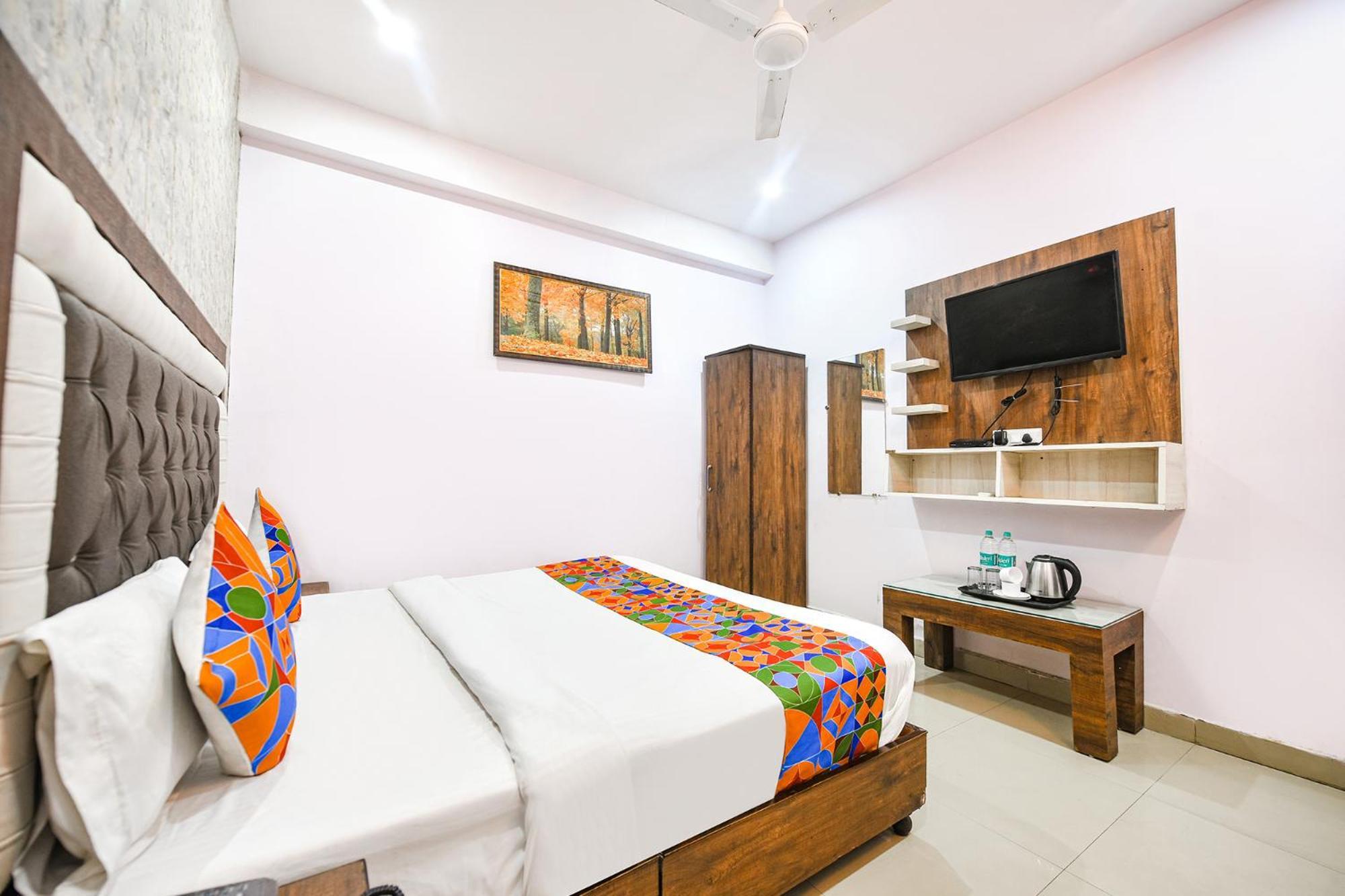 Hotel O Golden Stone Ghaziabad Exterior photo