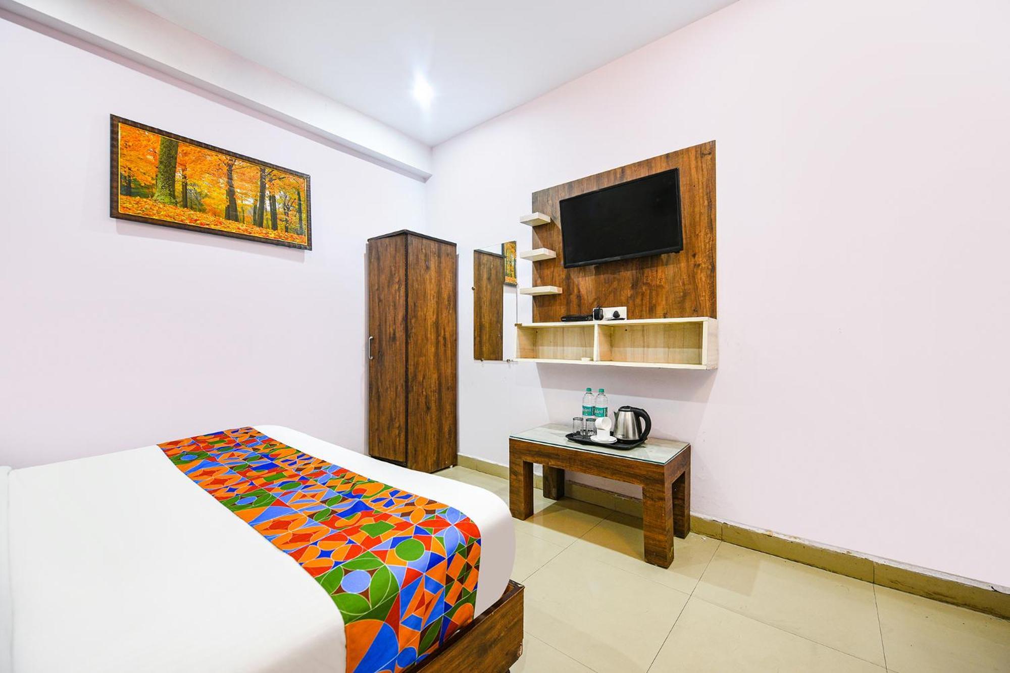 Hotel O Golden Stone Ghaziabad Exterior photo