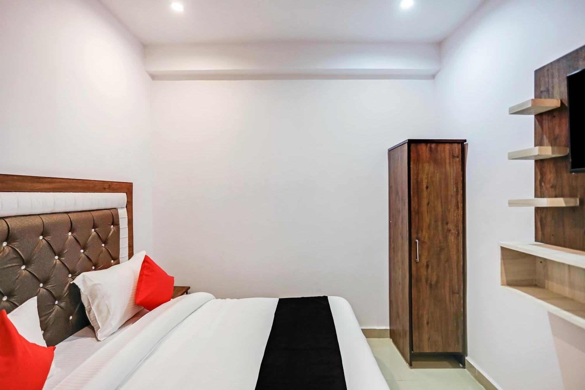 Hotel O Golden Stone Ghaziabad Exterior photo
