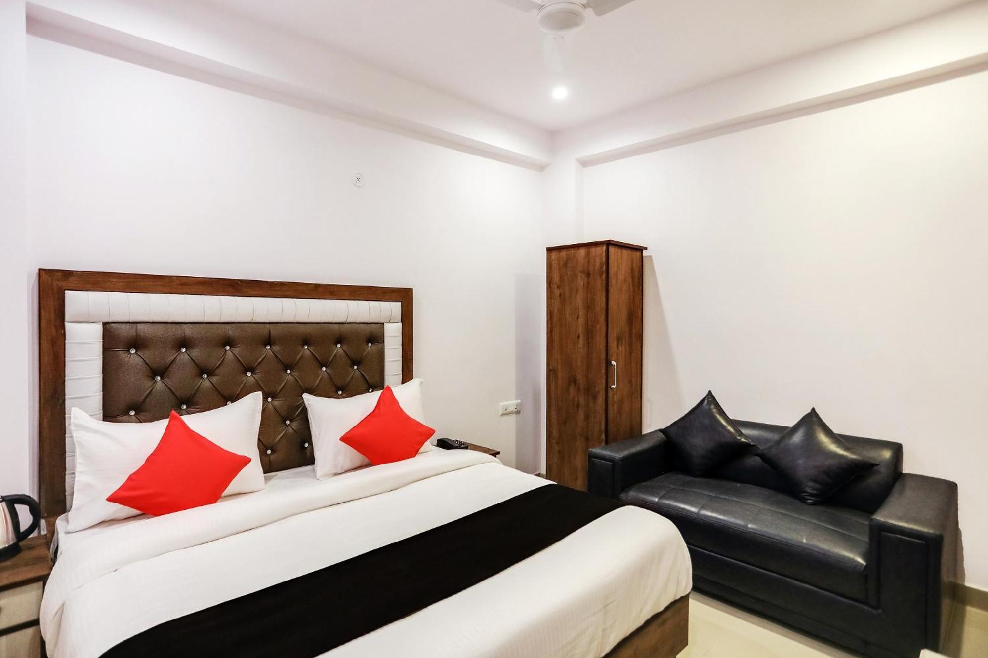 Hotel O Golden Stone Ghaziabad Exterior photo