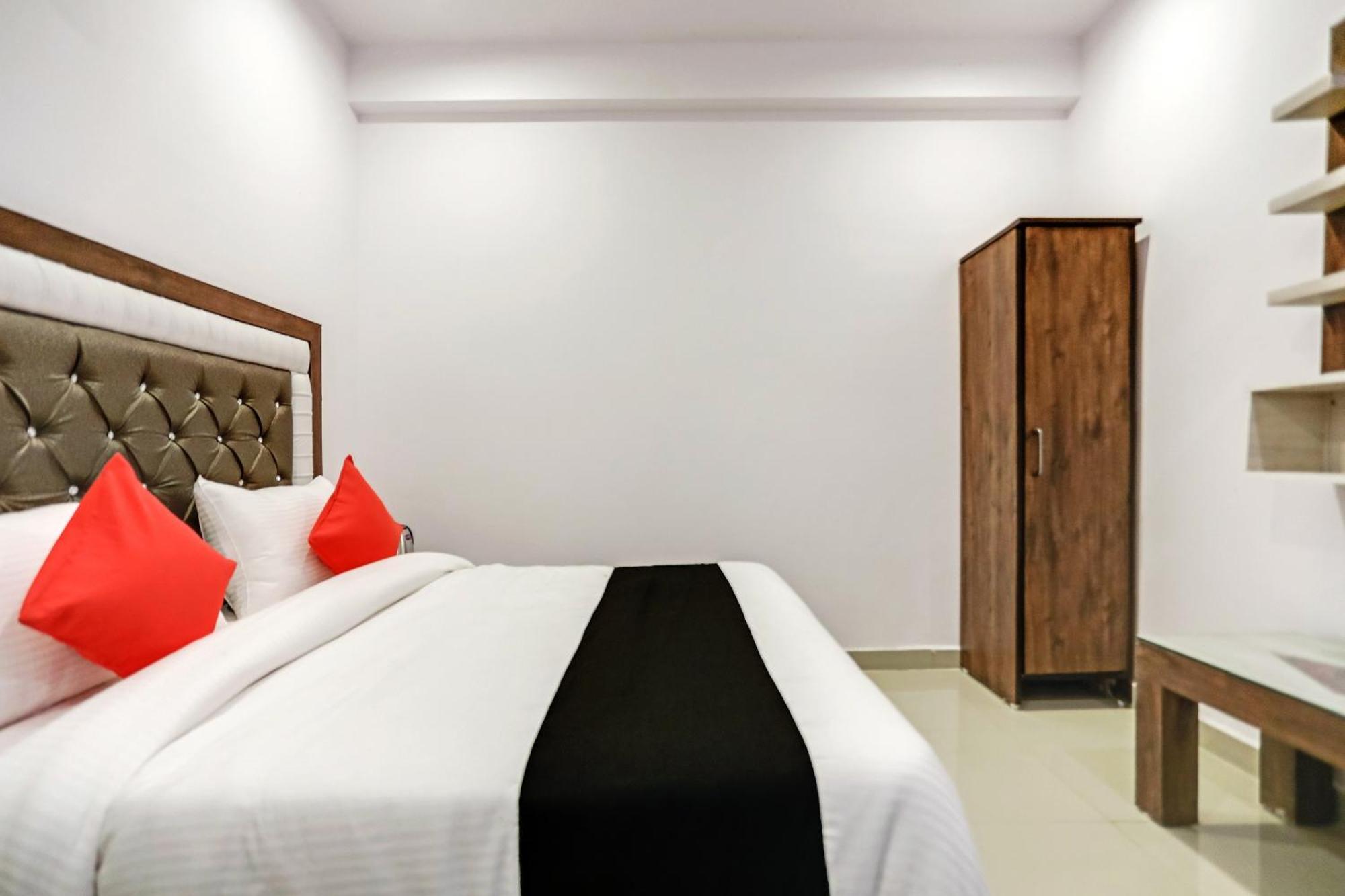 Hotel O Golden Stone Ghaziabad Exterior photo