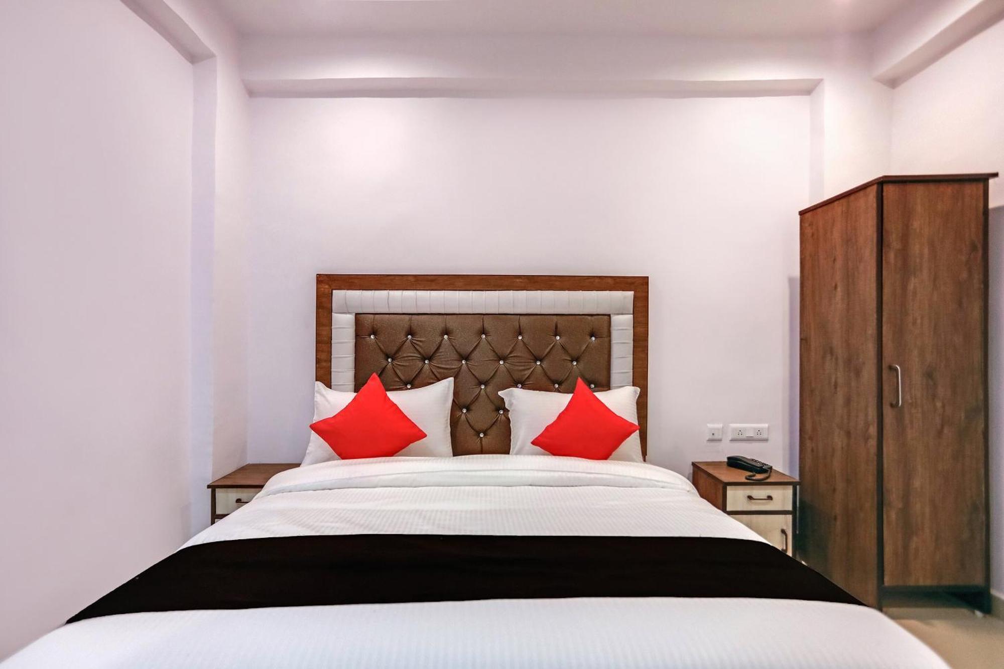 Hotel O Golden Stone Ghaziabad Exterior photo